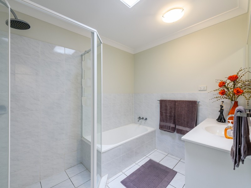 1/133 Bayview Street, Runaway Bay QLD 4216