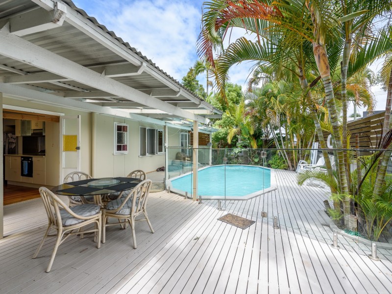 1 Magnolia Avenue, Hollywell QLD 4216