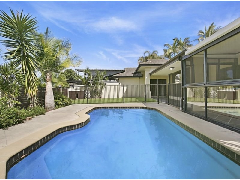 9 West Mountain Court, Parkwood QLD 4214