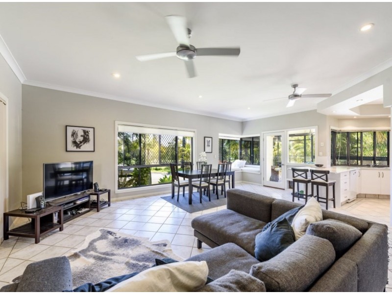 9 West Mountain Court, Parkwood QLD 4214