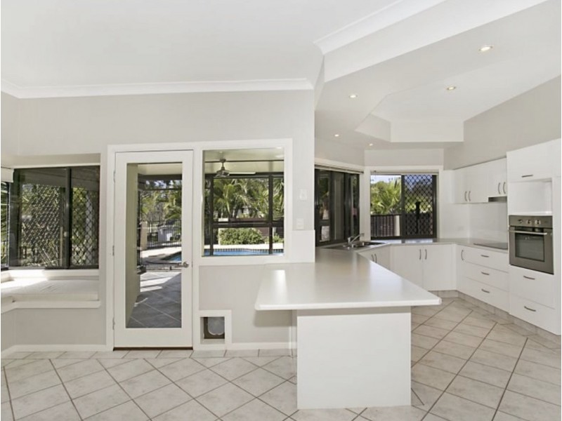 9 West Mountain Court, Parkwood QLD 4214