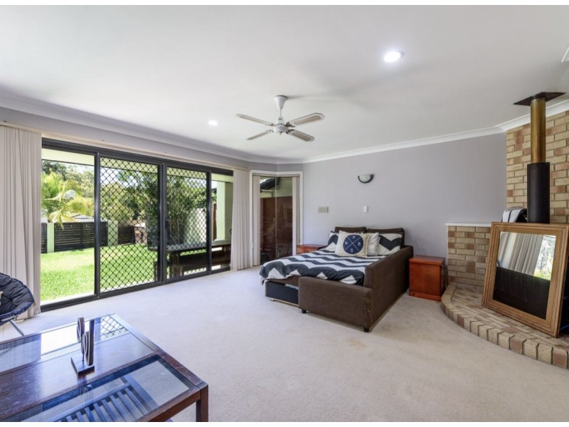 9 West Mountain Court, Parkwood QLD 4214