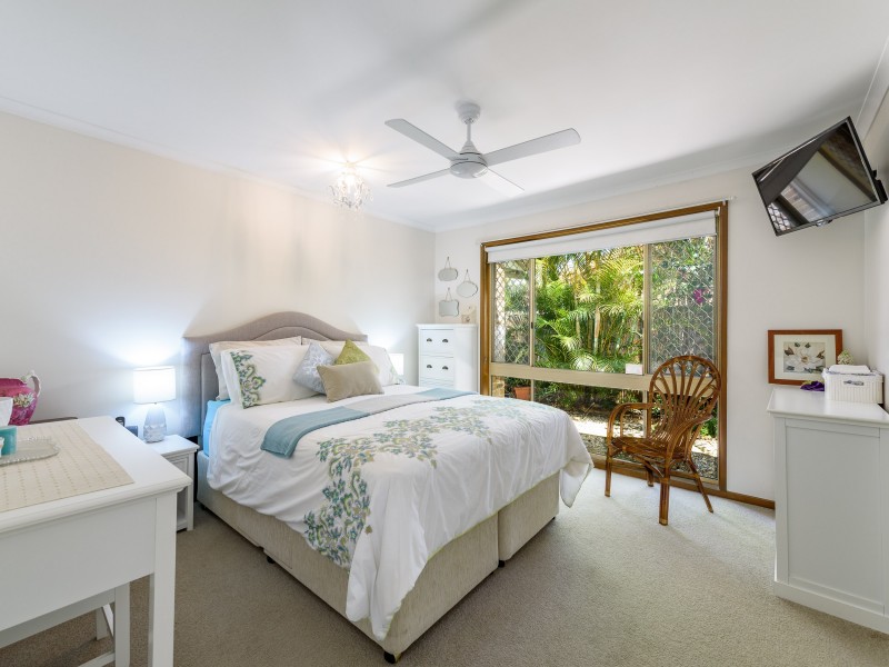 34 Sundown Drive, Paradise Point QLD 4216