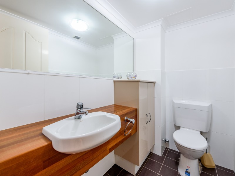 2/41a Broadwater Street, Runaway Bay QLD 4216