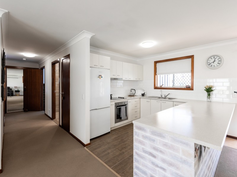 9 Tudor Place, Biggera Waters QLD 4216