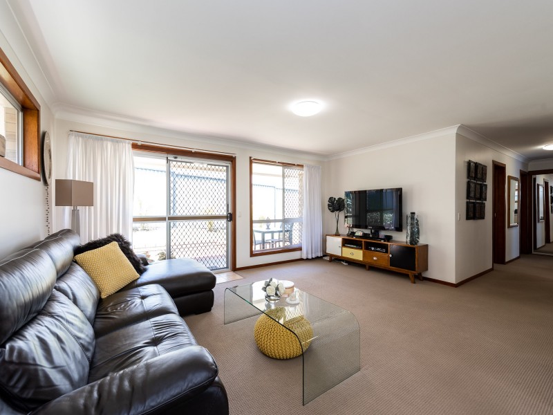 9 Tudor Place, Biggera Waters QLD 4216