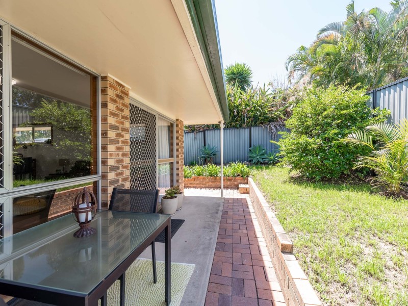 9 Tudor Place, Biggera Waters QLD 4216