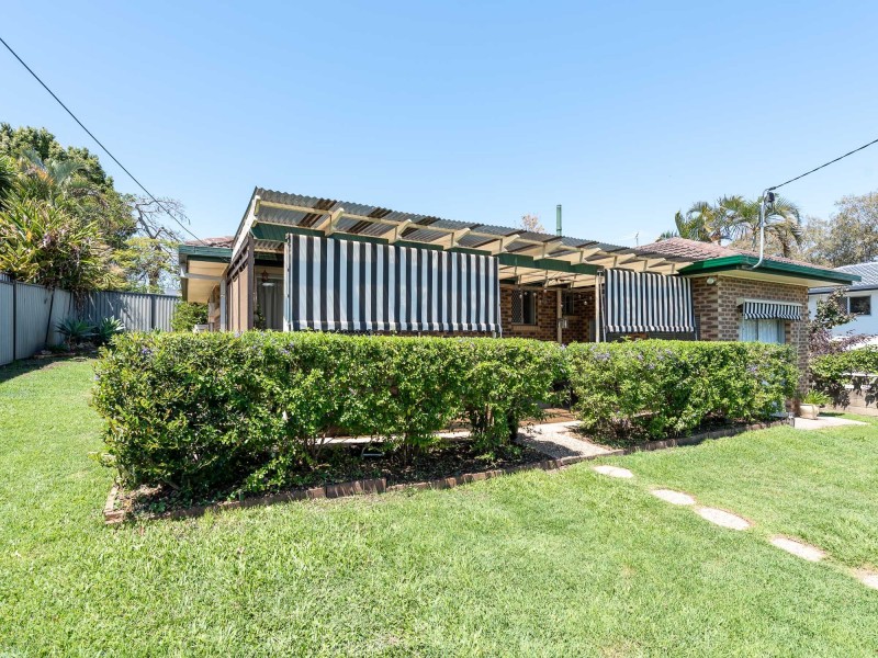 9 Tudor Place, Biggera Waters QLD 4216