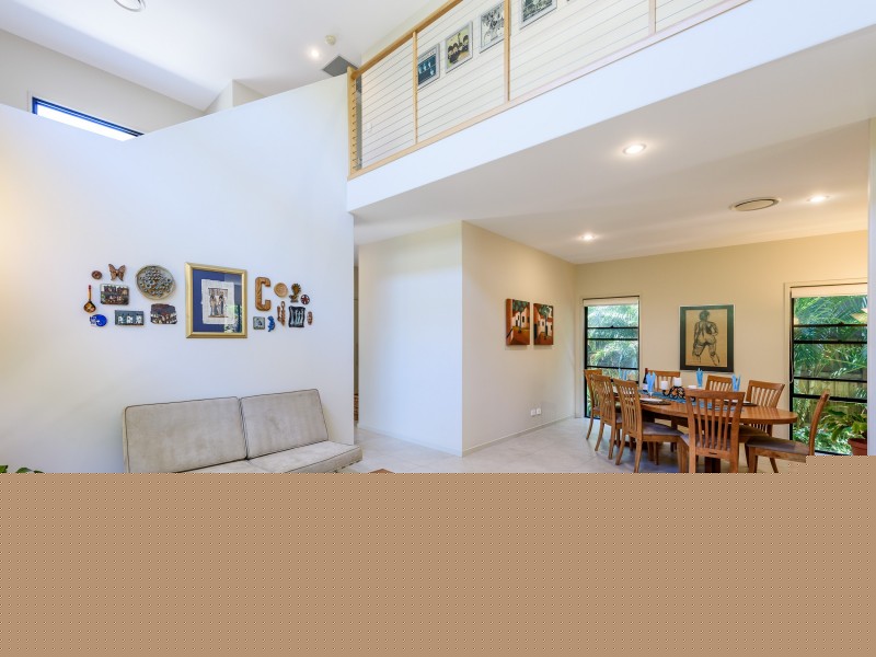 15 Nankeen Avenue, Paradise Point QLD 4216