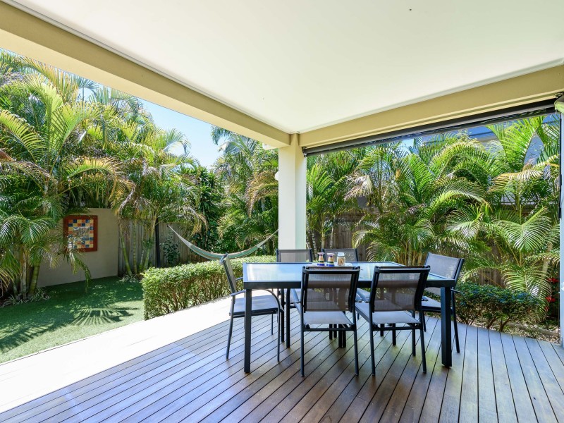 15 Nankeen Avenue, Paradise Point QLD 4216