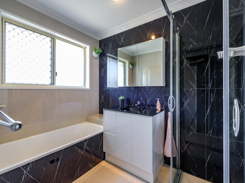 14 Rosswood Court, Helensvale QLD 4212