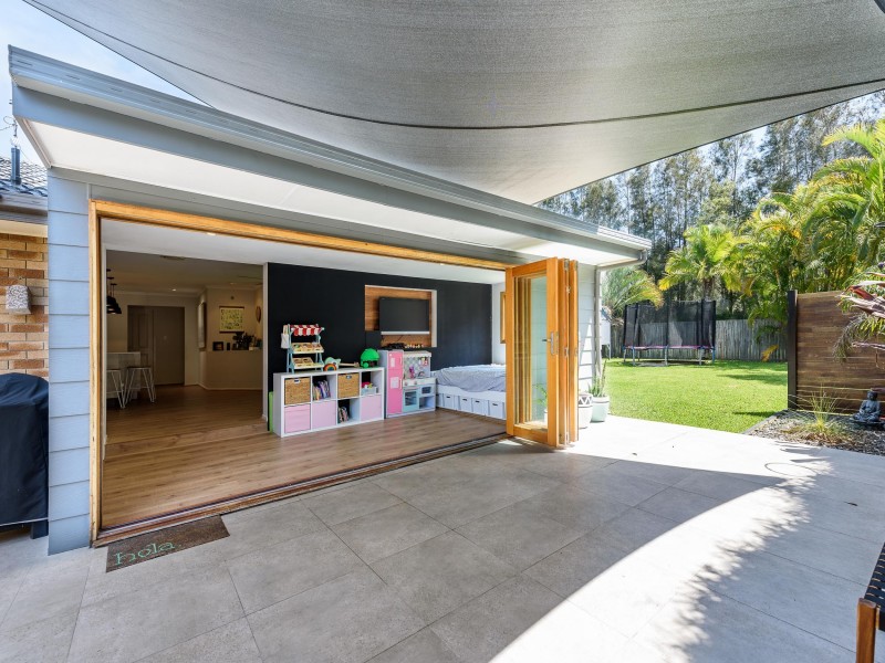 16 Rosswood Court, Helensvale QLD 4212