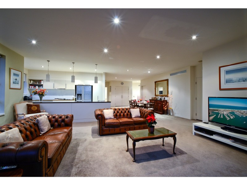 228/3 Pendraat Parade, Hope Island QLD 4212