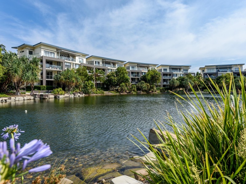 228/3 Pendraat Parade, Hope Island QLD 4212