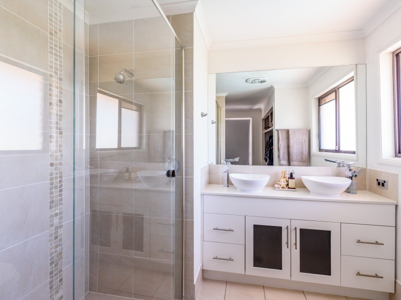 50 Ridgevale Drive, Helensvale QLD 4212