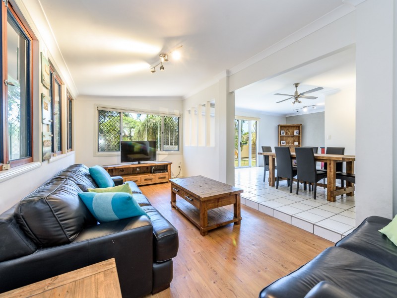 86 Jacaranda Avenue, Hollywell QLD 4216