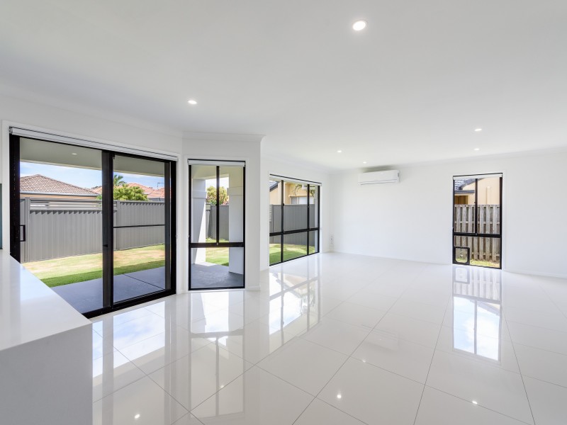 7 Laine Place, Coombabah QLD 4216