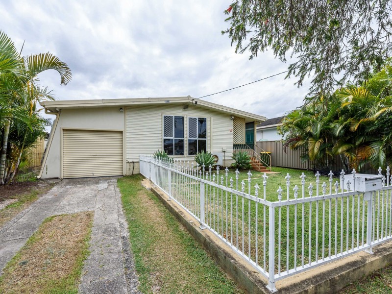 4 Matina Street, Biggera Waters QLD 4216