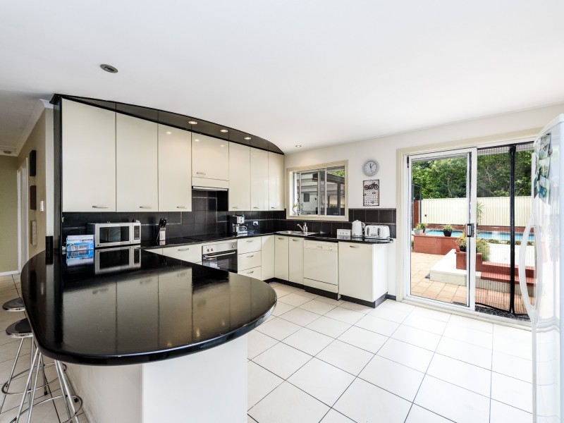 10 Willow Street, Biggera Waters QLD 4216