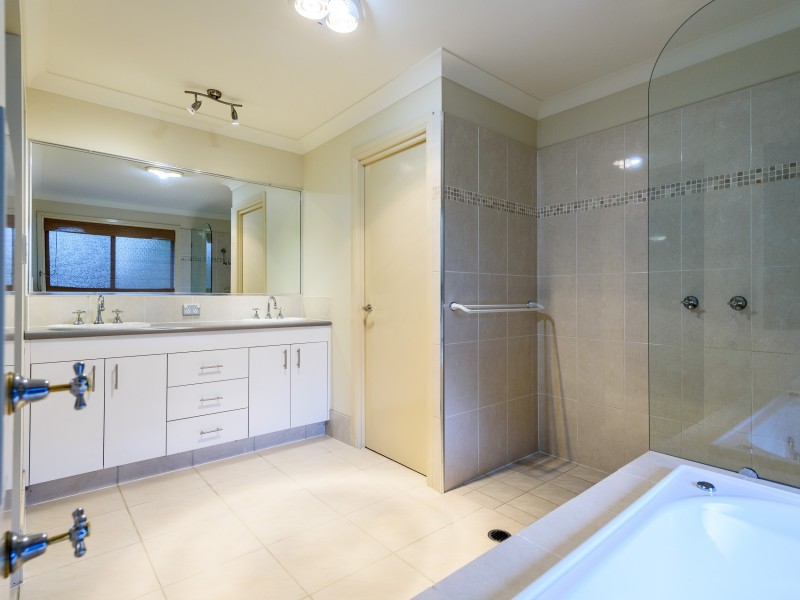 1 Yendys Lane, Coomera Waters QLD 4209