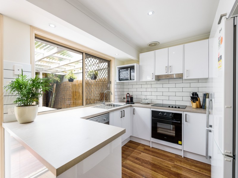 2/20 Illusion Court, Oxenford QLD 4210