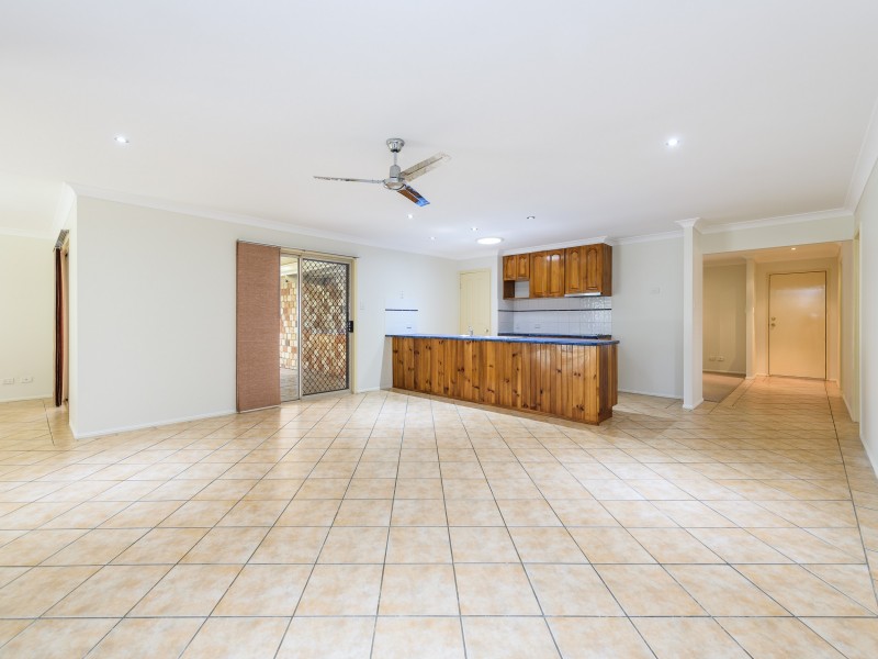 8 Tandanus Court, Oxenford QLD 4210