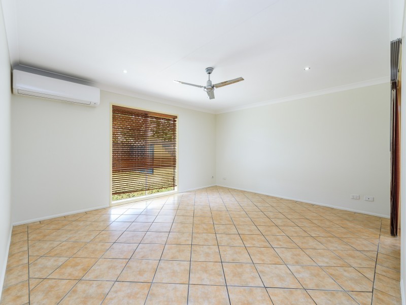 8 Tandanus Court, Oxenford QLD 4210