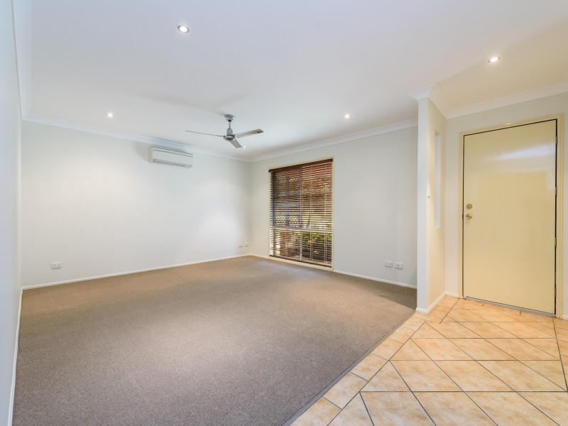 8 Tandanus Court, Oxenford QLD 4210