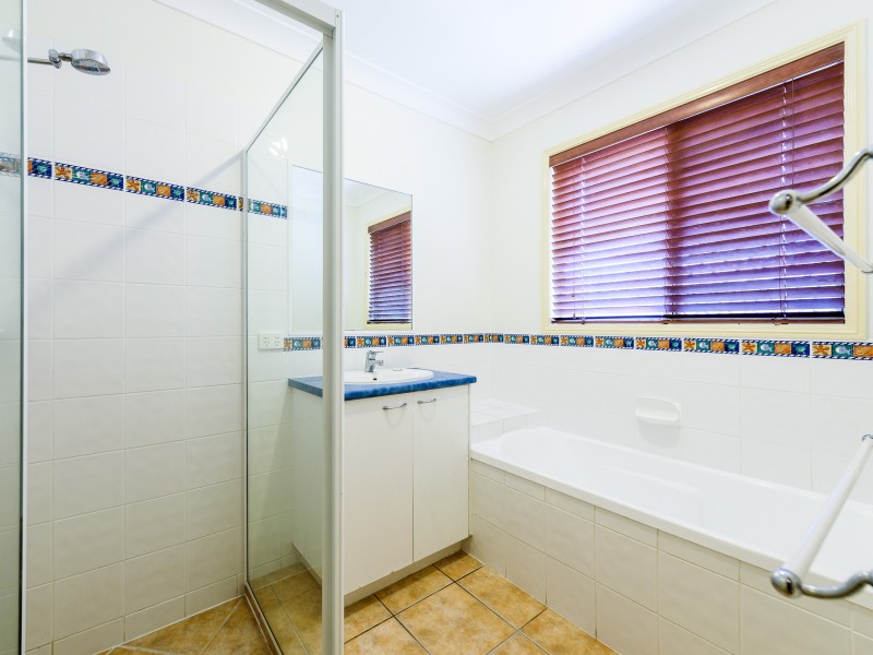 8 Tandanus Court, Oxenford QLD 4210