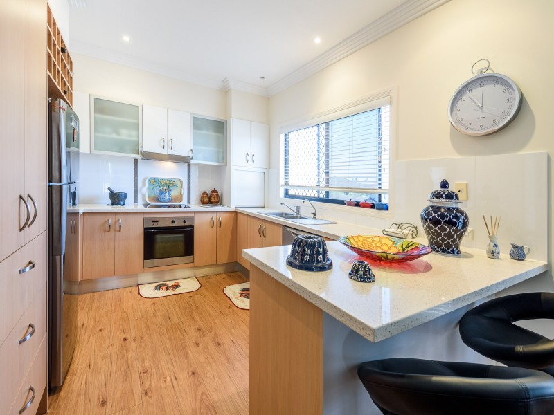 2/21 Abalone Avenue, Paradise Point QLD 4216