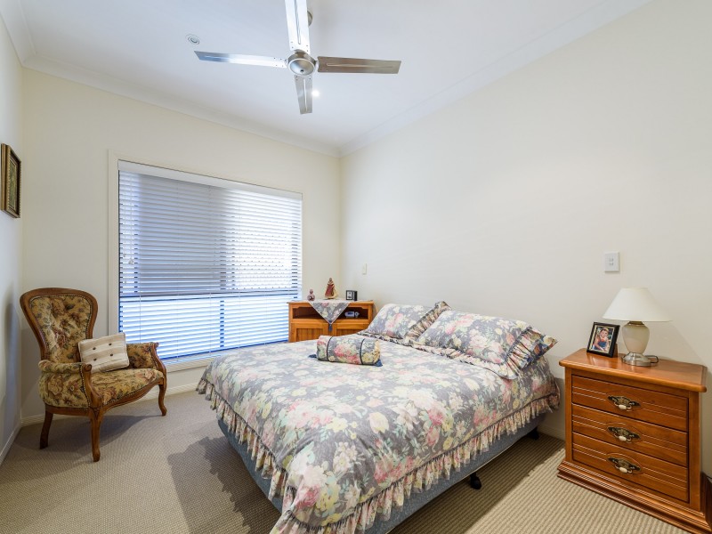 2/21 Abalone Avenue, Paradise Point QLD 4216