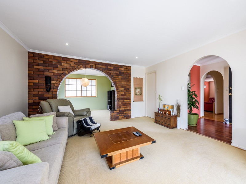 4 Pampas Court, Hollywell QLD 4216