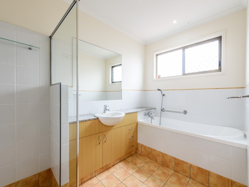 4 Pampas Court, Hollywell QLD 4216