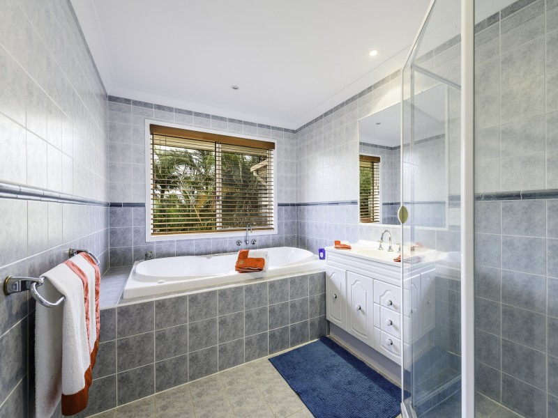 3 Moonda Court, Helensvale QLD 4212