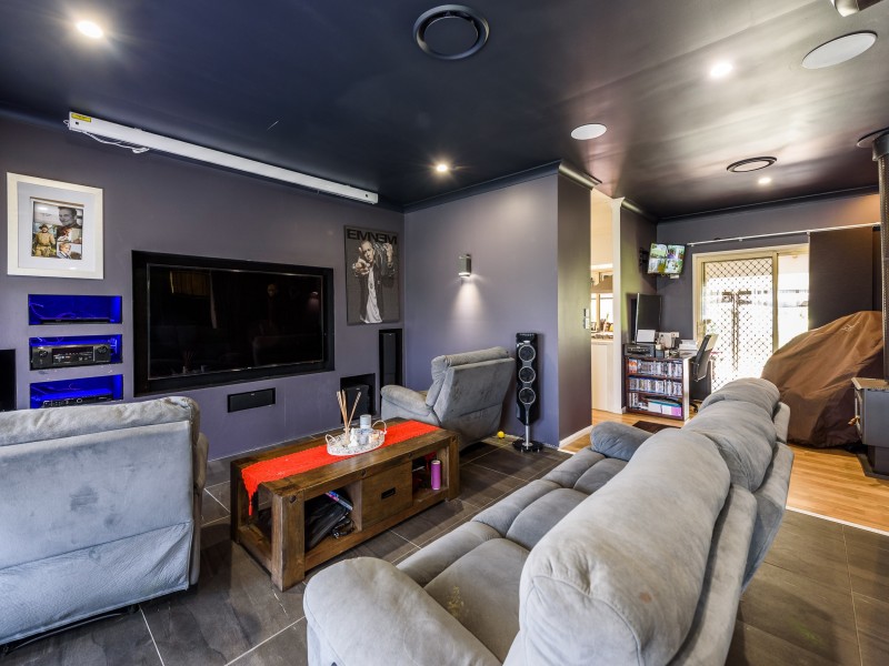 8 Siggies Place, Upper Coomera QLD 4209