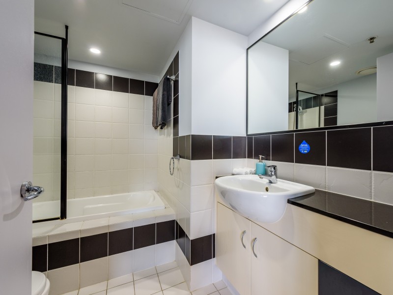 1006/2865 Gold Coast Highway, Surfers Paradise QLD 4217