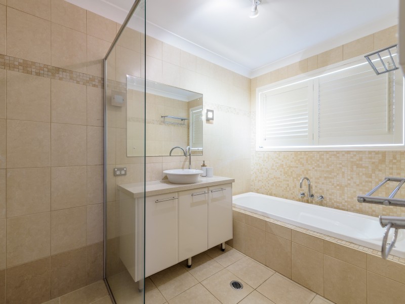 101 Henry Cotton Drive, Parkwood QLD 4214