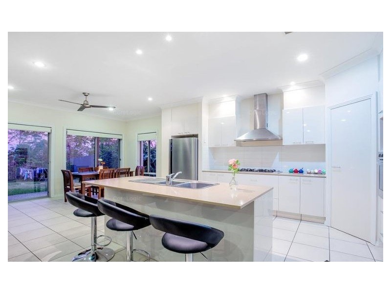 7 Zane Street, Molendinar QLD 4214