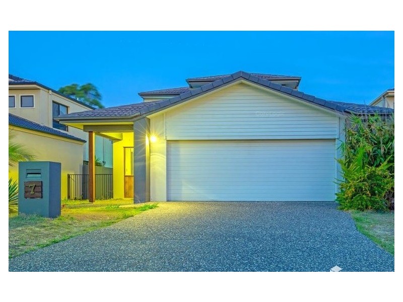 7 Zane Street, Molendinar QLD 4214