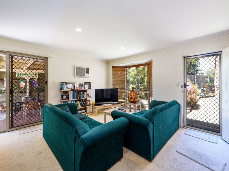 2/33 Nina Parade, Arundel QLD 4214