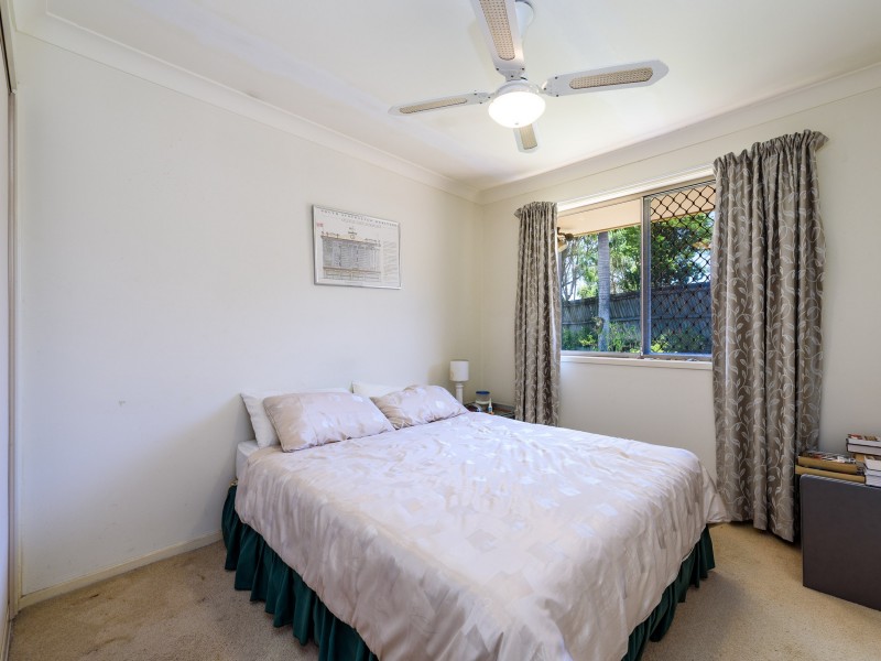 2/33 Nina Parade, Arundel QLD 4214