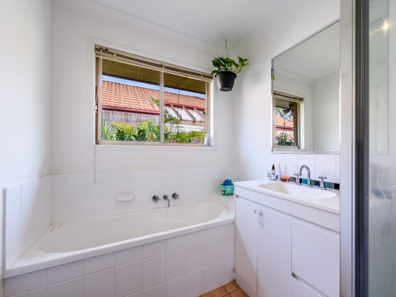 8 Leonardo Circuit, Coombabah QLD 4216