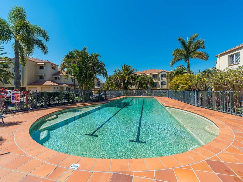 17/82-86 Limetree Parade, Runaway Bay QLD 4216