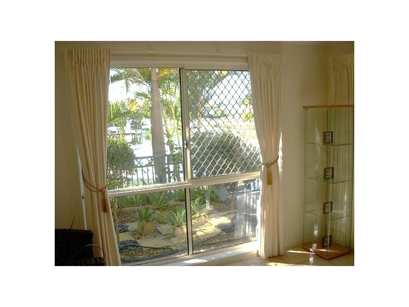 17/82-86 Limetree Parade, Runaway Bay QLD 4216