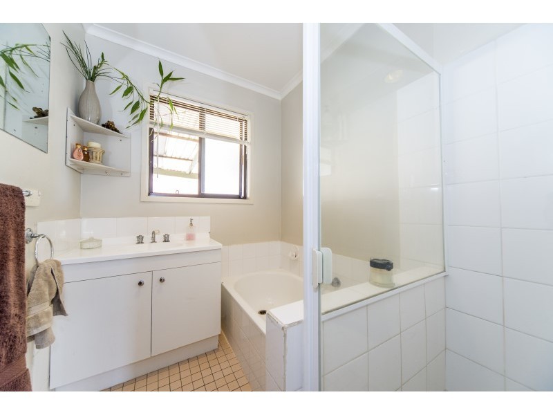 216 Bayview Street, Runaway Bay QLD 4216