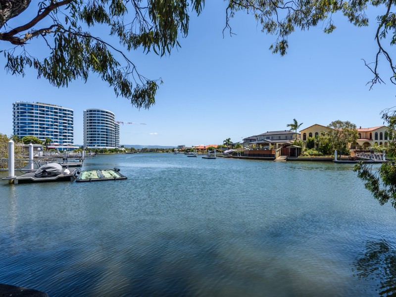 1/51 Ashbourne Terrace, Biggera Waters QLD 4216