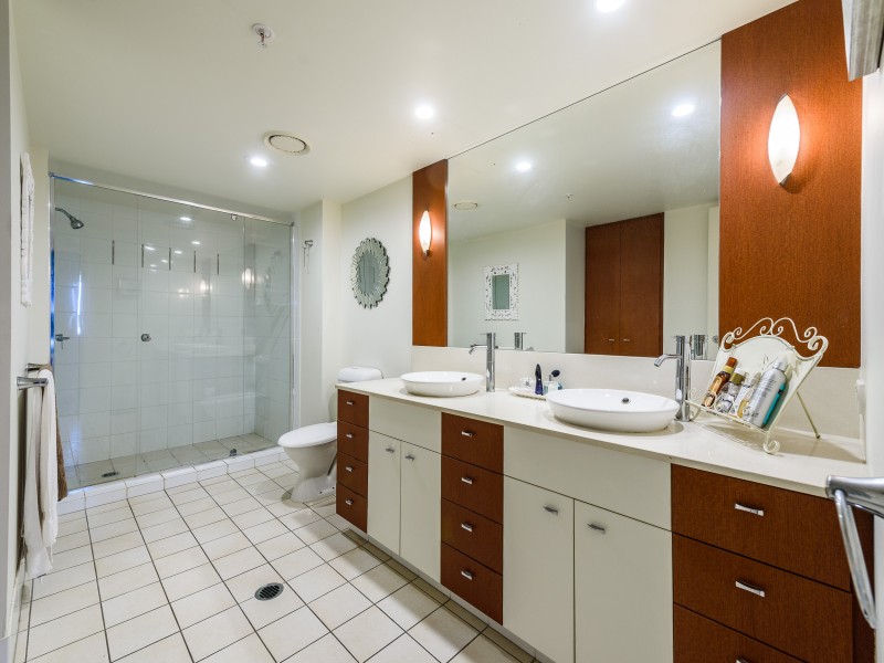 1143/23 Ferny Avenue, Surfers Paradise QLD 4217