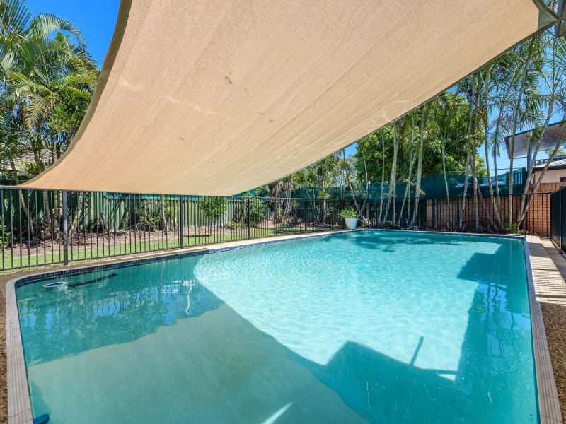 66 Hollywell Road, Biggera Waters QLD 4216