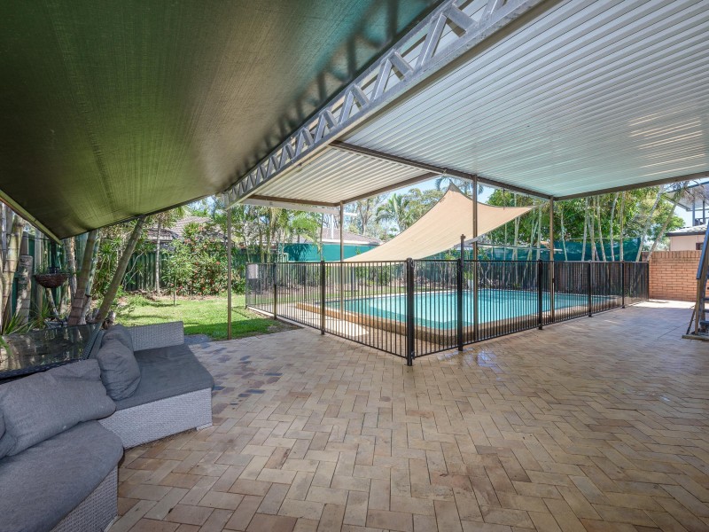66 Hollywell Road, Biggera Waters QLD 4216