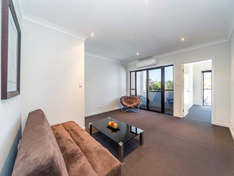 1/40 Bayview Street, Runaway Bay QLD 4216